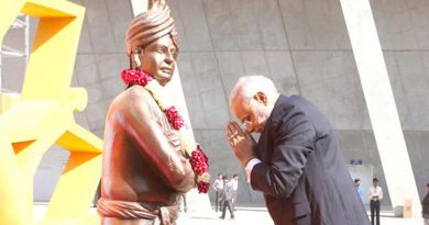pm modi pays tribute to swami vivekananda