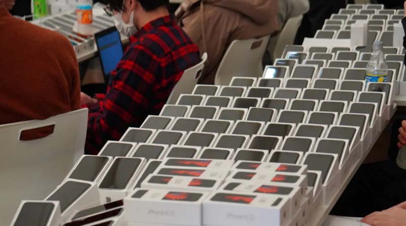 2,000 iPhones Given for Free to Passengers Aboard Coronavirus