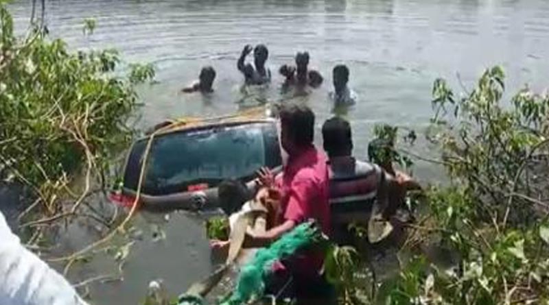 car-fell-into-lake