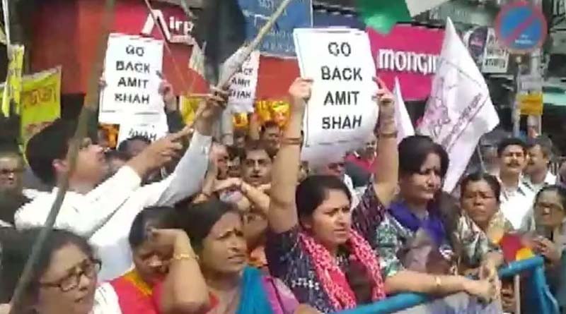 As Amit Shah Arrives in Kolkata For a Day-long Visit, Left, Congress Hold Black Flag Protest at Airport