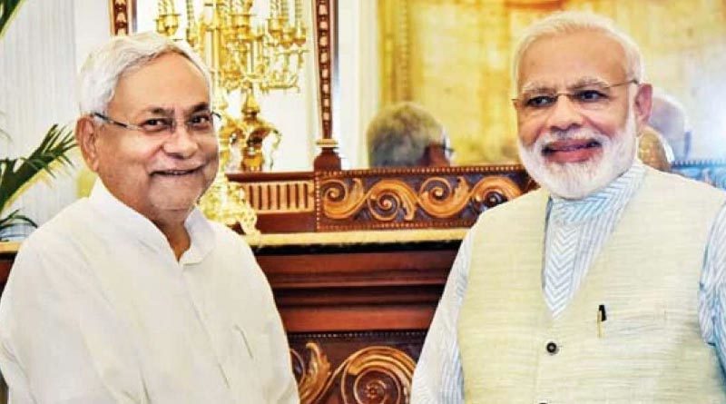 Nitish kumar with Modi - File