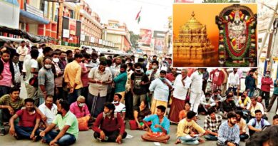 Protest of Thirumaleshu devotees