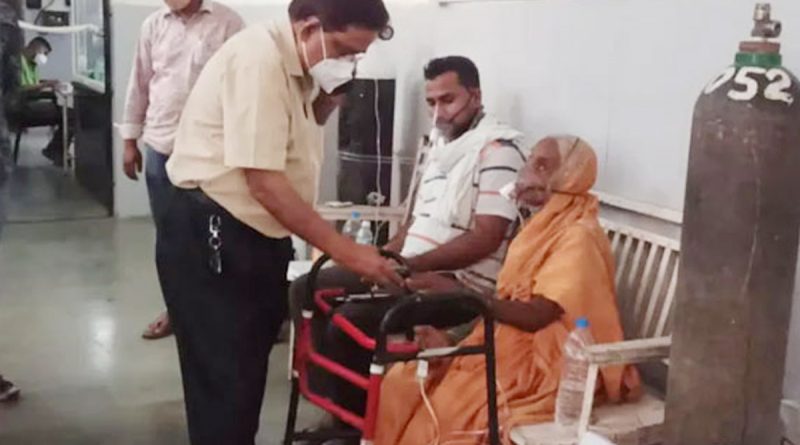 Elderly woman in hospital
