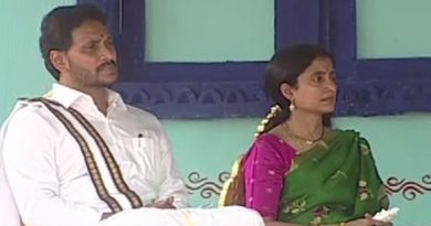 AP CM YS Jaganmohan Reddy and Bharathi couple attending Ugadi celebrations at CM camp office on Saturday morning